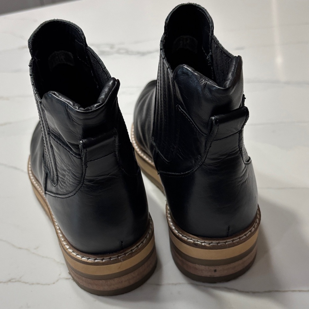 Stylish Black Leather Ankle Boots - Picture 5 of 16